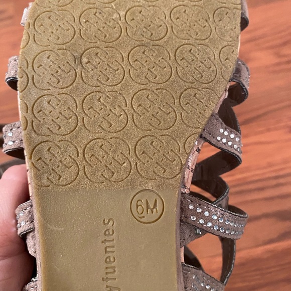 Sandals - Picture 4 of 4